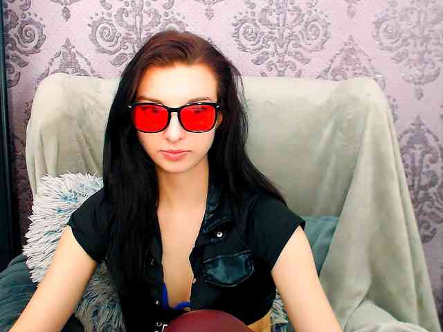 VirginLuna webcam