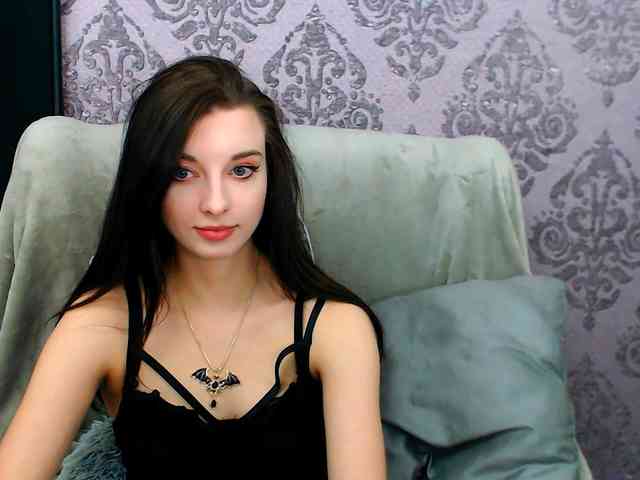 VirginLuna webcam