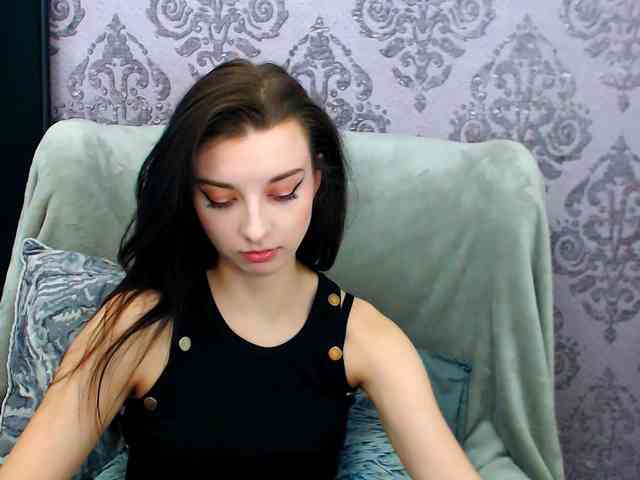 VirginLuna webcam