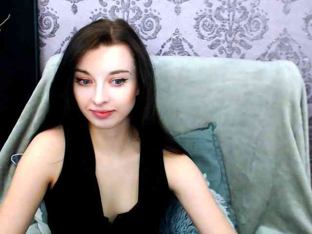 VirginLuna webcam
