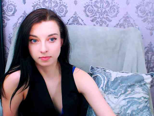 VirginLuna webcam
