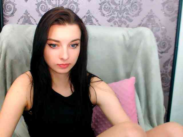 VirginLuna webcam