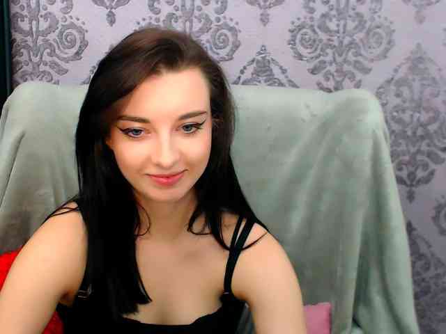 VirginLuna webcam