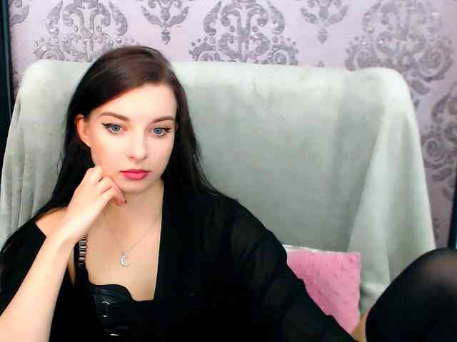 VirginLuna webcam