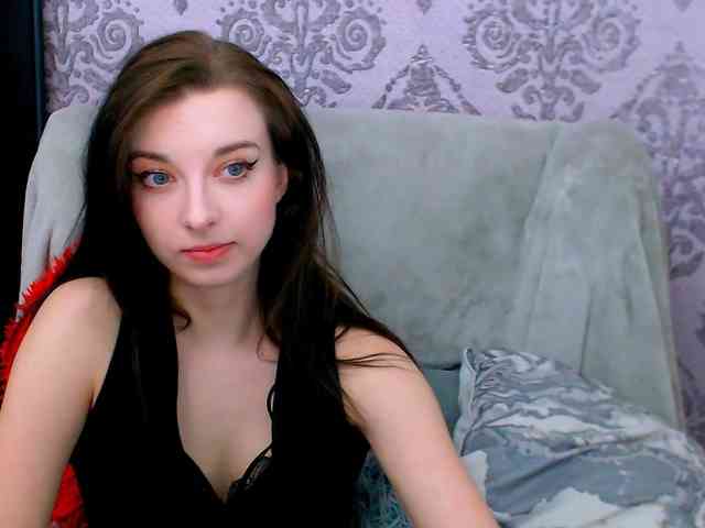 VirginLuna webcam