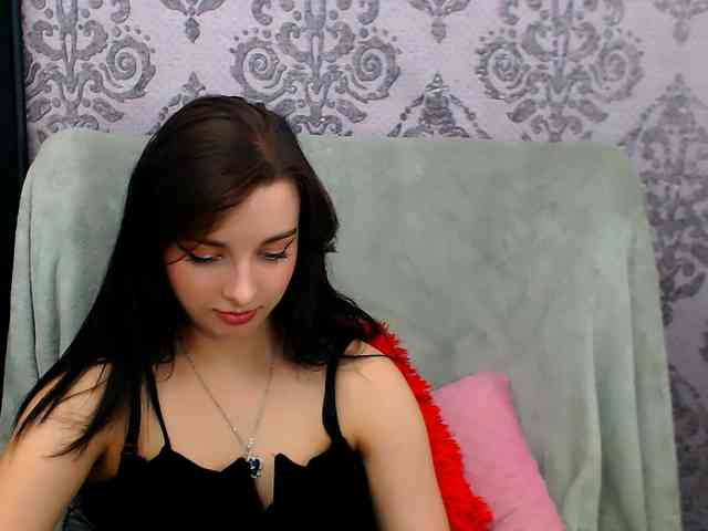 VirginLuna webcam