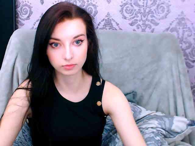 VirginLuna webcam