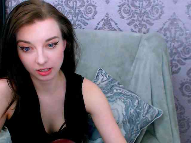 VirginLuna webcam