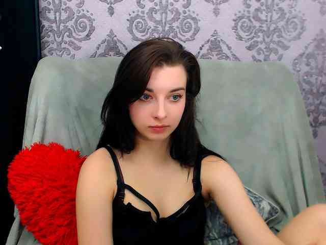 VirginLuna webcam