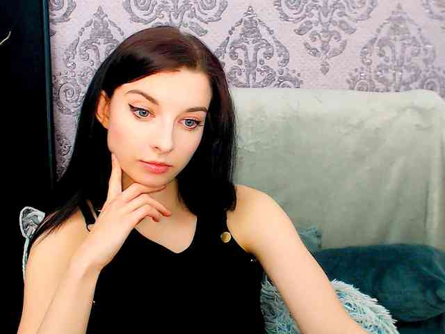 VirginLuna webcam