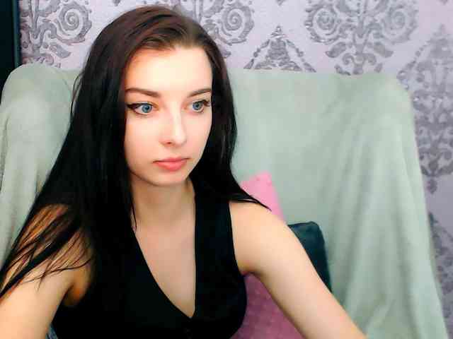 VirginLuna webcam