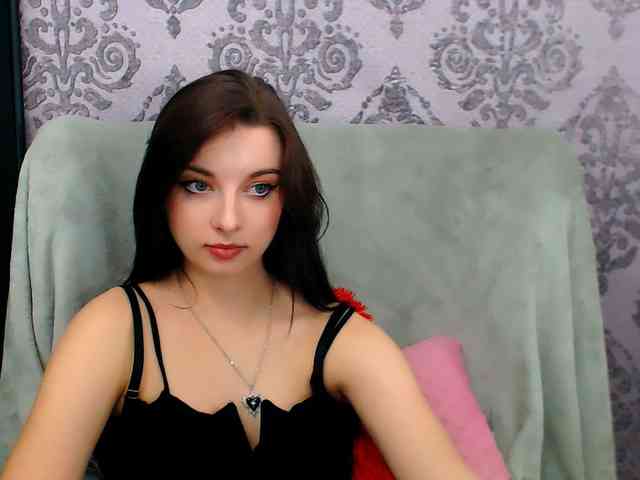 VirginLuna webcam