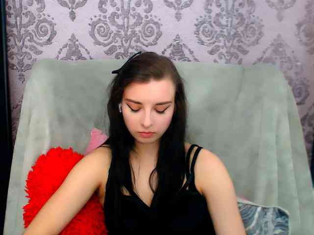 VirginLuna webcam