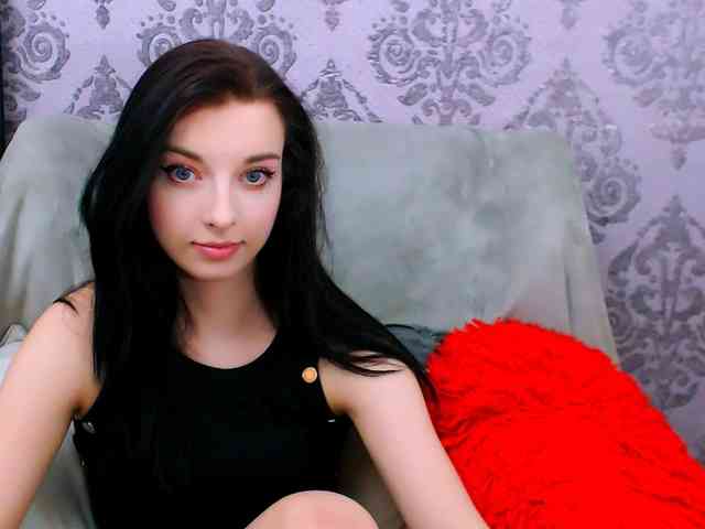 VirginLuna webcam
