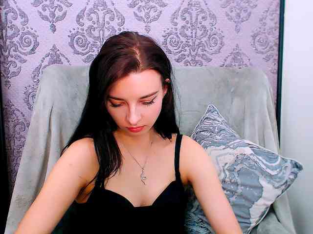 VirginLuna webcam