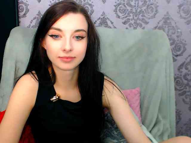 VirginLuna webcam