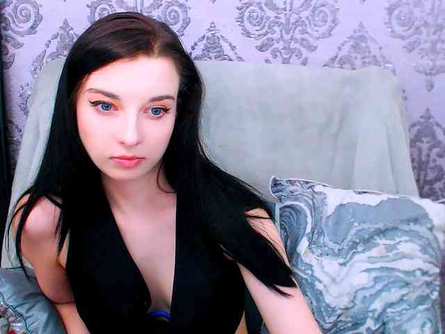 Model: VirginLuna