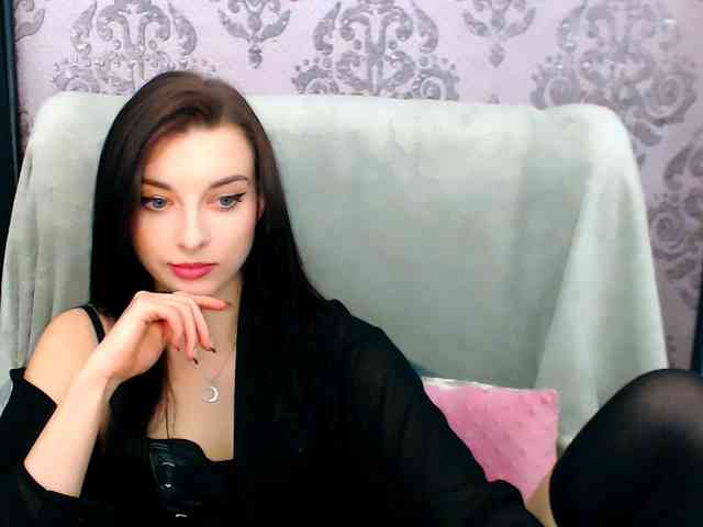 VirginLuna webcam