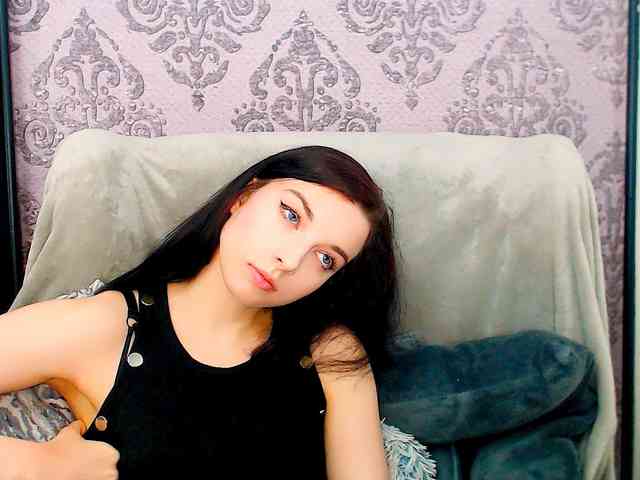 VirginLuna webcam