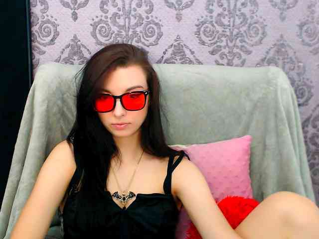 VirginLuna webcam