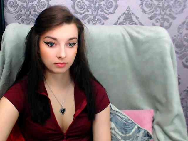 VirginLuna webcam