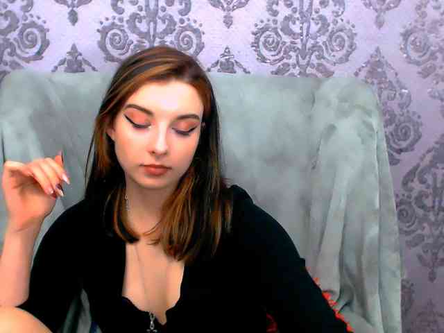 VirginLuna webcam