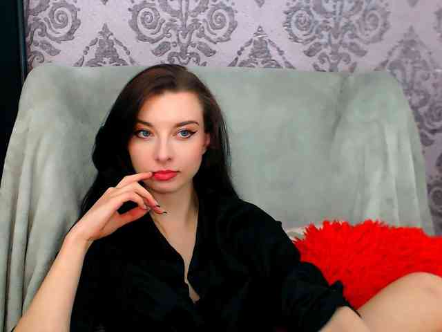VirginLuna webcam