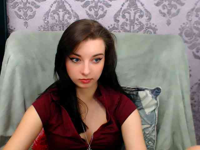 VirginLuna webcam