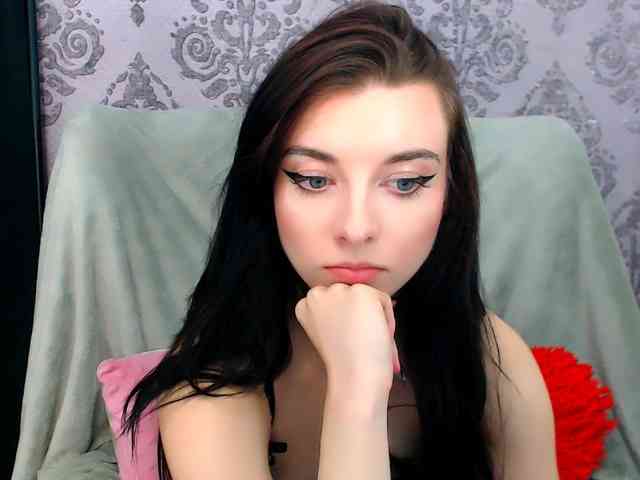VirginLuna webcam