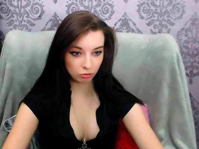 VirginLuna webcam