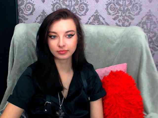 VirginLuna webcam