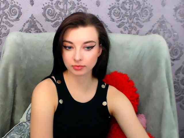 VirginLuna webcam
