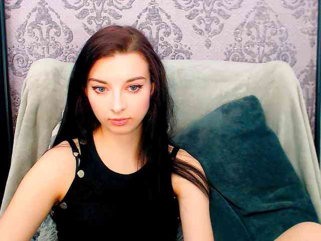 VirginLuna webcam