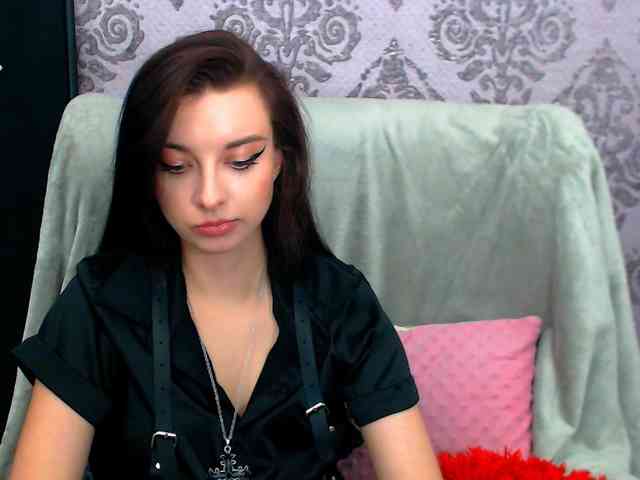 VirginLuna webcam