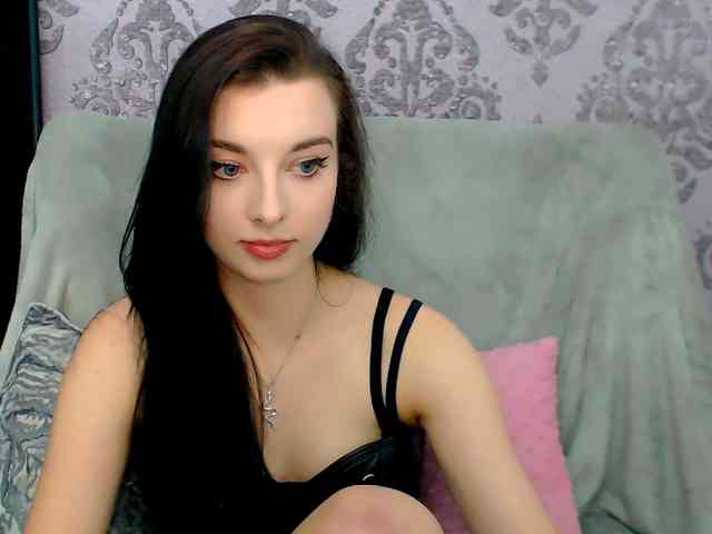 VirginLuna webcam