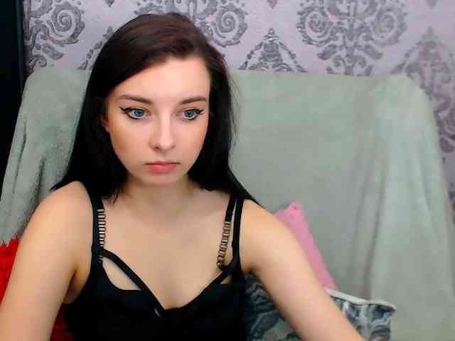 VirginLuna webcam