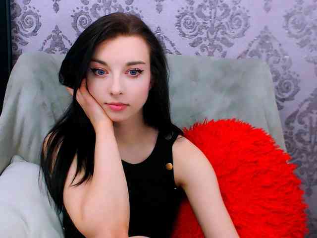 VirginLuna webcam