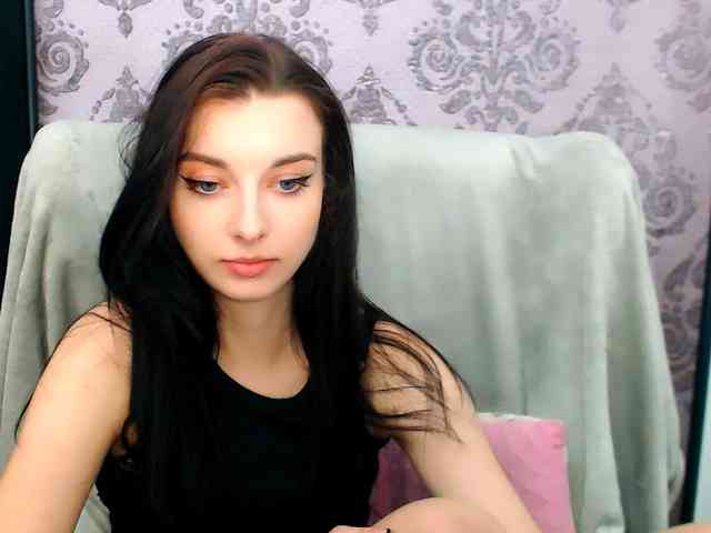 VirginLuna webcam