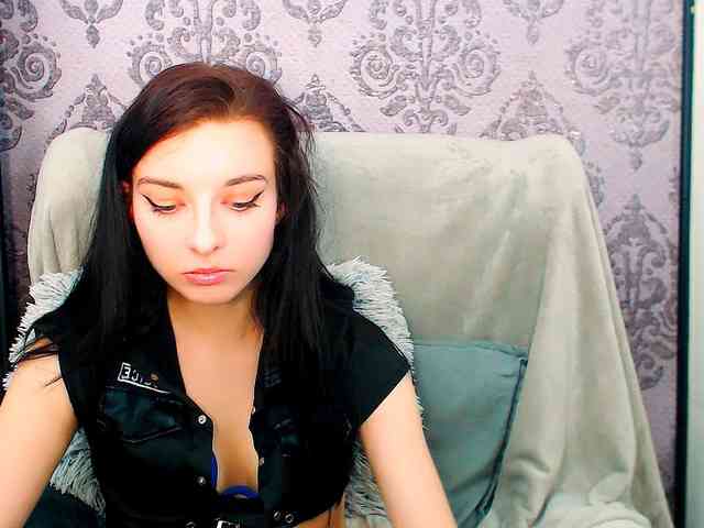 VirginLuna webcam