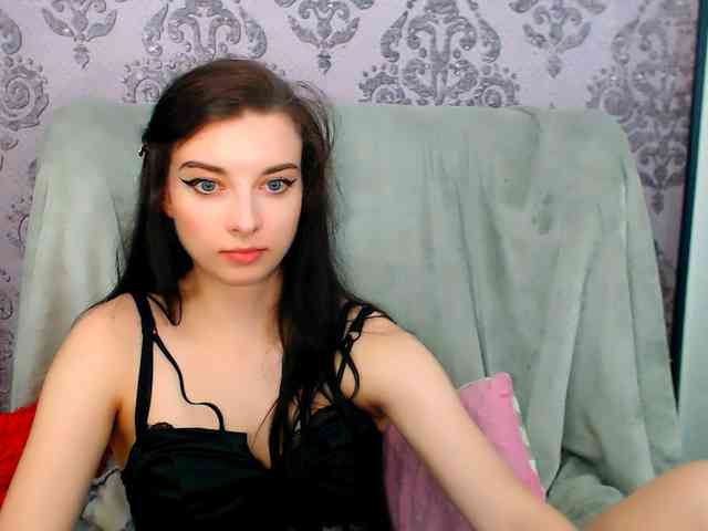 VirginLuna webcam