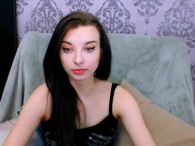 VirginLuna webcam