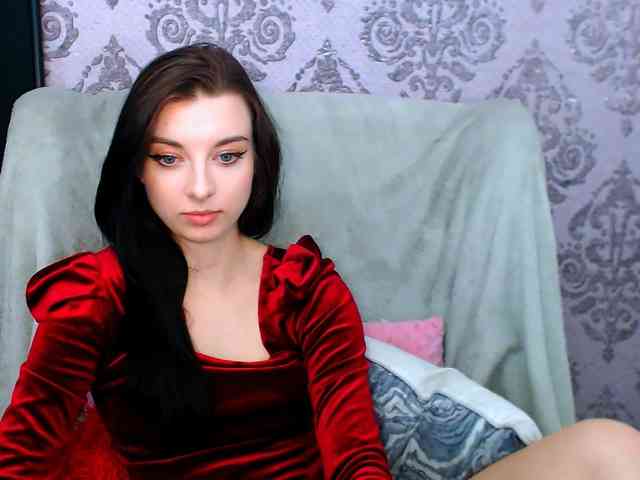 VirginLuna webcam