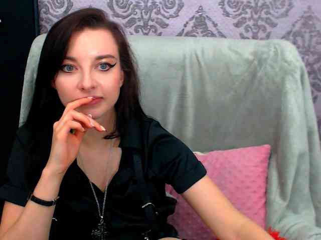 VirginLuna webcam