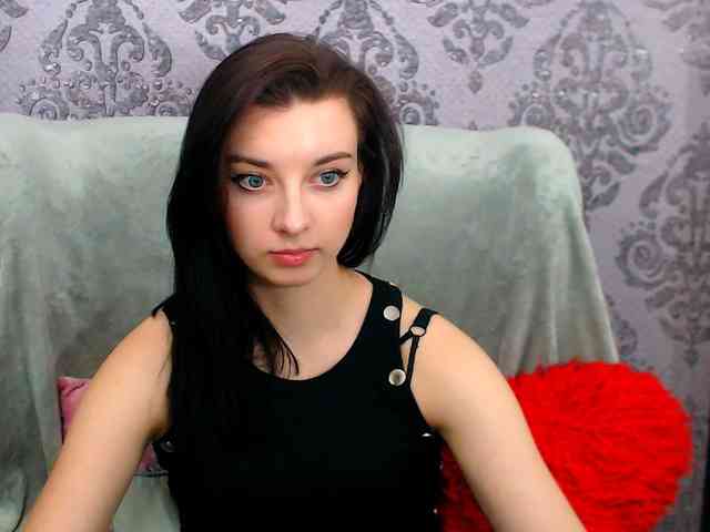 VirginLuna webcam