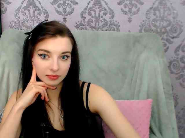 VirginLuna webcam