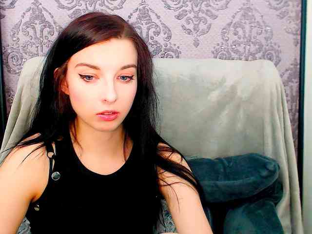 VirginLuna webcam