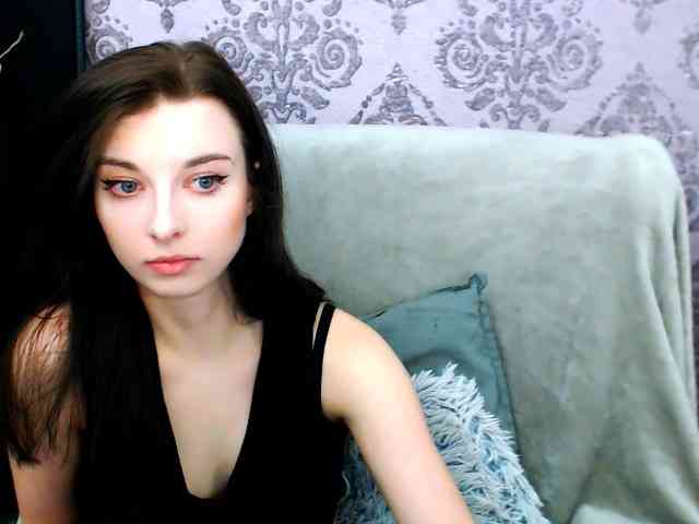 VirginLuna webcam