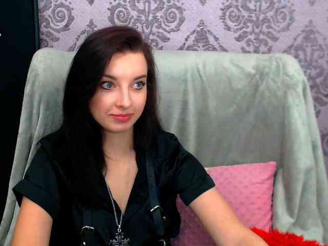 VirginLuna webcam