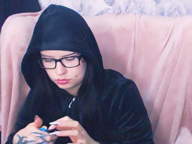 CleaTattoo's BongaCams show and profile