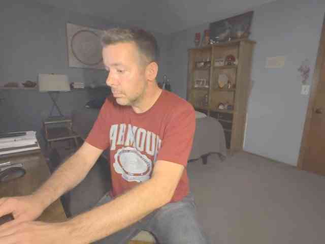 chrisw8125 Live Webcam on BongaCams